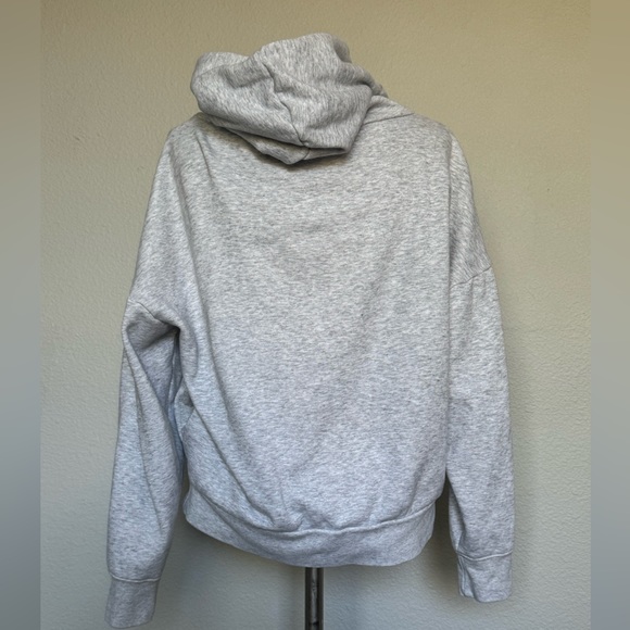 Fabletics - eco go-to pocket hoodie - Picture 6 of 9